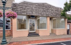 2 Ponquogue, Hampton Bays, NY 11946
