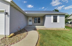 209 Pheasant Lane, Hudson, IL 61748