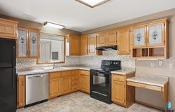 4901 S Shamrock Cir, Sioux Falls, SD 57106