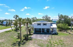 63 Oak Ave, Mexico Beach, FL 32456