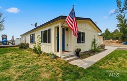 17114 Goodson Rd, Caldwell, ID 83607