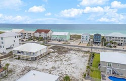 7930 Gulf Blvd, Navarre Beach, FL 32566