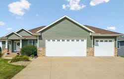 115 Ridge Drive, Fairfax, IA 52228