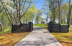 731 Bowman Bend Rd, Harriman, TN 37748