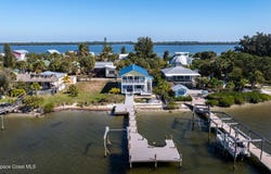 25 Vip Island, Grant, FL 32949