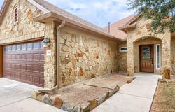 318 Blossom Valley Strm, Buda, TX 78610