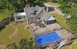 320 W Taylor Ave, CALHOUN CITY, MS 38916