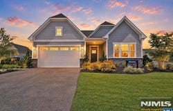 2 Redwood Run, Mansfield, NJ 07865