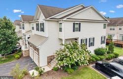 33 CORTLAND Place, SKILLMAN, NJ 08558