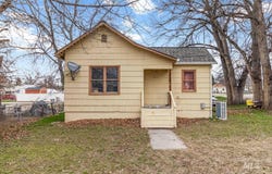 223 E Chicago St, Caldwell, ID 83605-3228