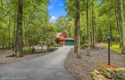 584 S Huron Circle, Hazleton, PA 18202