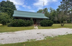 910 Guthrie Chapel Road, Burkesville, KY 42717