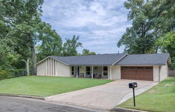 1315 Amherst Ln, Longview, TX 75601