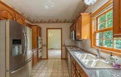 20 Nolan Lane, Agawam, MA 01030