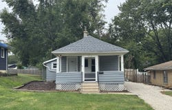 219 SW Circle Drive, Joliet, IL 60433
