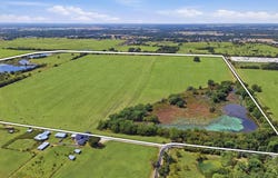 738 Crow Road, Whitesboro, TX 76273