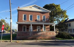 21 Dempster St, Ravena, NY 12143