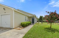 136 Charlton Road, Hubert, NC 28539