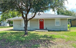 612 North Street, Gregory, TX 78359