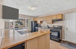 157 Maplewood Ave, Gloucester, MA 01930