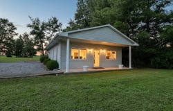 8084 Old Highway 50, Flora, IL 62839