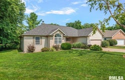 209 HUNTINGTON Road, Chatham, IL 62629