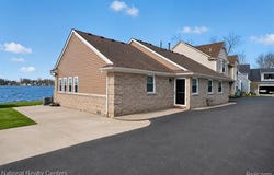 560 Black Oaks Trail, Howell, MI 48843