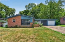 912 Glencrest Ln, Longview, TX 75601