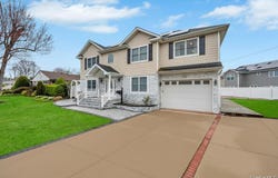 6 Garden Circle, Syosset, NY 11791