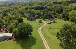 9810 County Road 427, Savannah, MO 64485