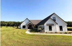 1102 E 1033 Road, Lawrence, KS 66047