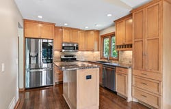 1945 Beaver Dam Court, Eagan, MN 55122