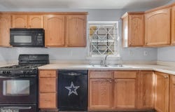 11007 TRAFTON DR, UPPER MARLBORO, MD 20774