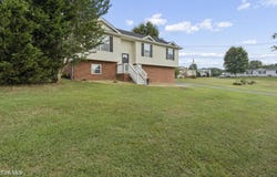 1111 Sycamore Creek Drive, Jonesborough, TN 37659