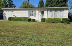 18 SE Crescent Drive, Mt Vernon, IL 62864