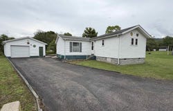 42 Gate Lane, Elkins, WV 26241