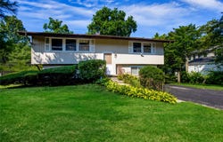 24 Deepdale Drive, Commack, NY 11725