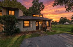 6099 Hilburn Rd, Pensacola, FL 32504