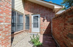 905 Cedarland Boulevard, Arlington, TX 76011