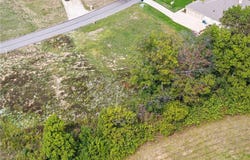 53 Ridgewood Dr, Cecil, PA 15057