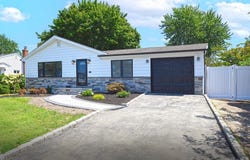 15 Parkview Drive, Commack, NY 11725