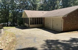 706 Hickory Ln SW, Russellville, AL 35653