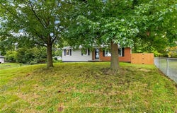 5402 Frederick Avenue, St Joseph, MO 64506