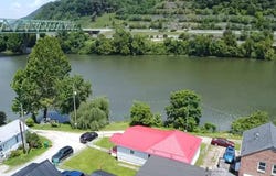 32 Riverview Street, Chelyan, WV 25035