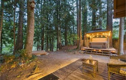 66537 E MOUNTAIN AIR Dr, Welches, OR 97067