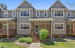 21 River Bend Place, Chaska, MN 55318