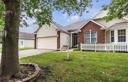 4909 Ashbey Drive, St Joseph, MO 64506