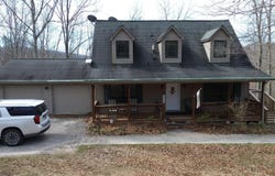 818 Seneca Estates Rd, Buckeye, WV 24924