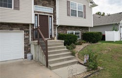 605 Oakmont Drive, Warrensburg, MO 64093