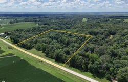 Roling Rd., Worthington, IA 52078